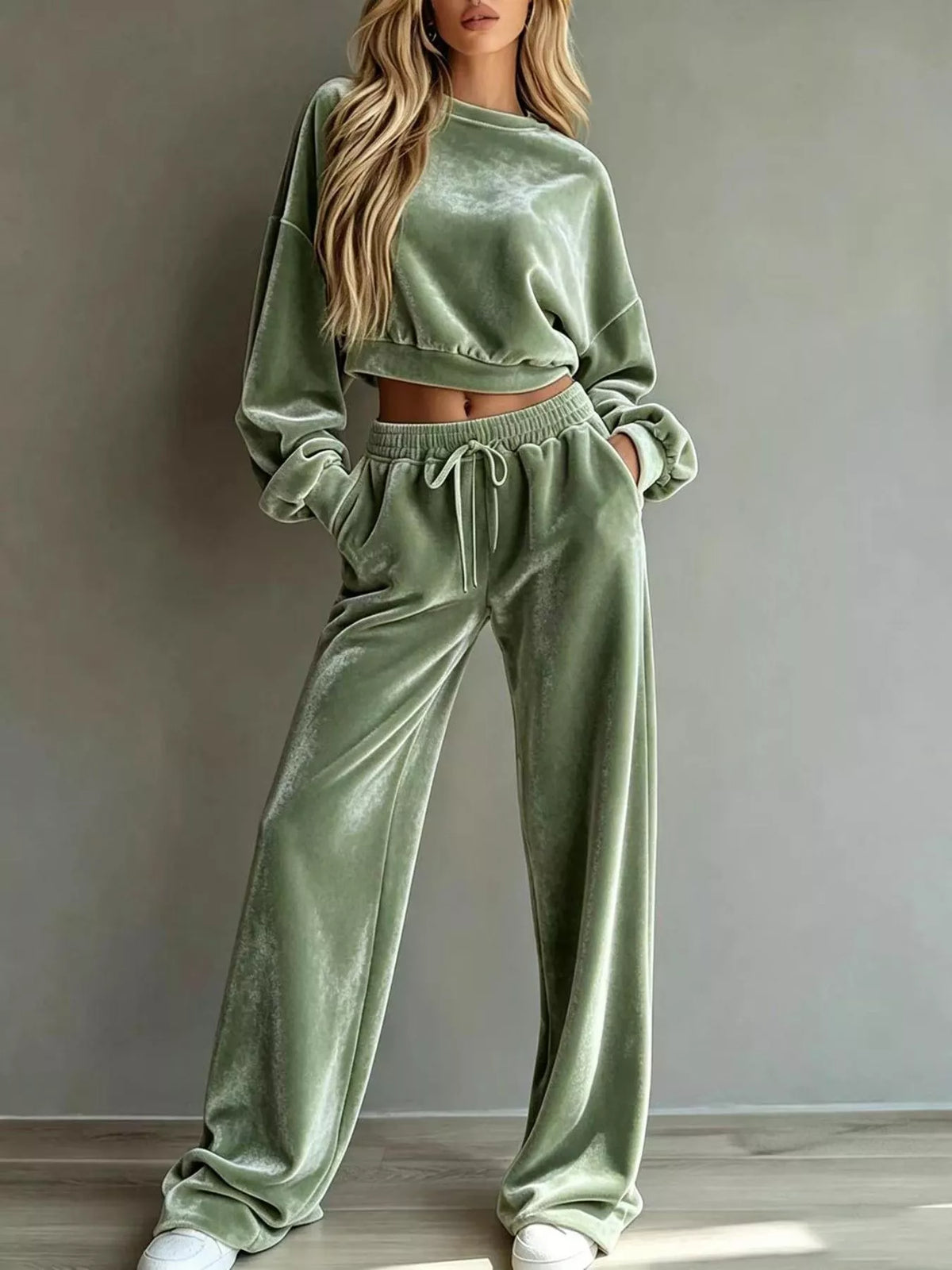 Cropped Sweatshirt & Wide-Leg Pants Set