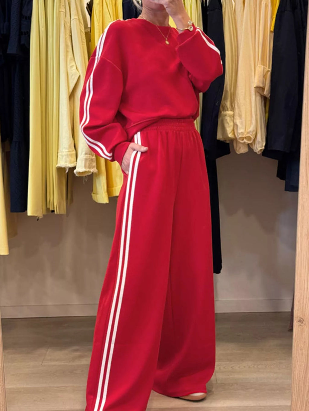 Striped Detail Crewneck Top and Elastic Sweatpants 2pcs Set, red with white stripes on sleeves and pant legs