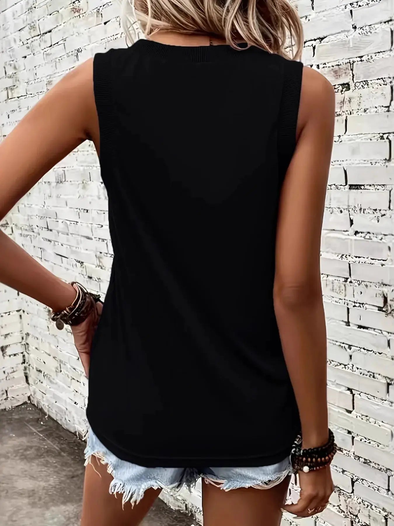 V-Neck Tank top, black sleeveless basic style with wide shoulder straps