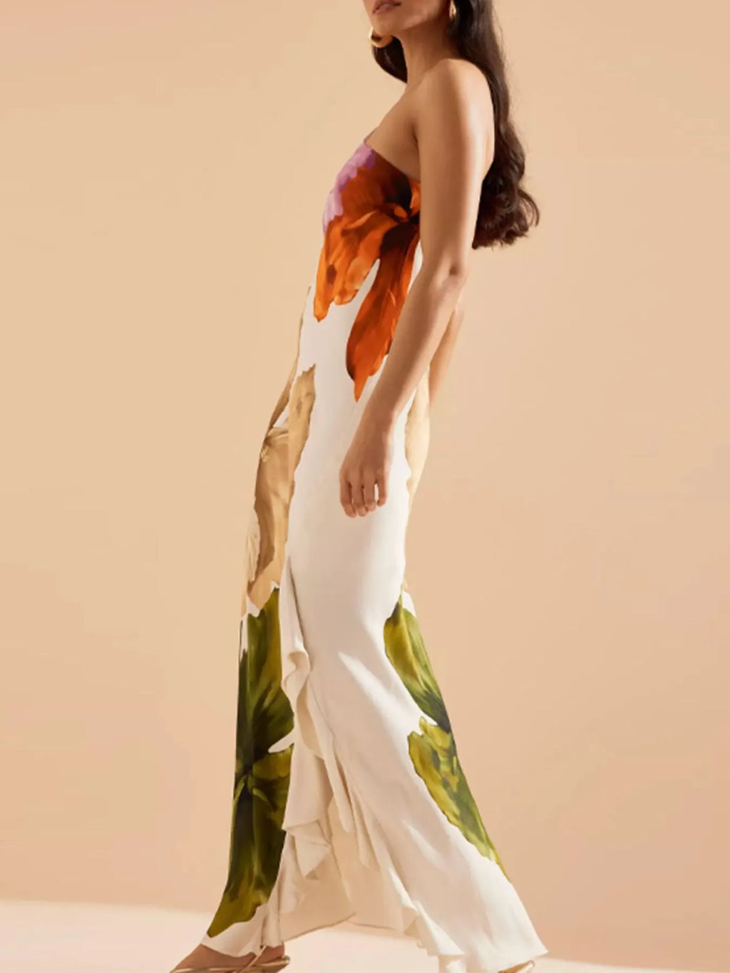 Floral print single-shoulder maxi dress in white with orange-red flowers and green leaves