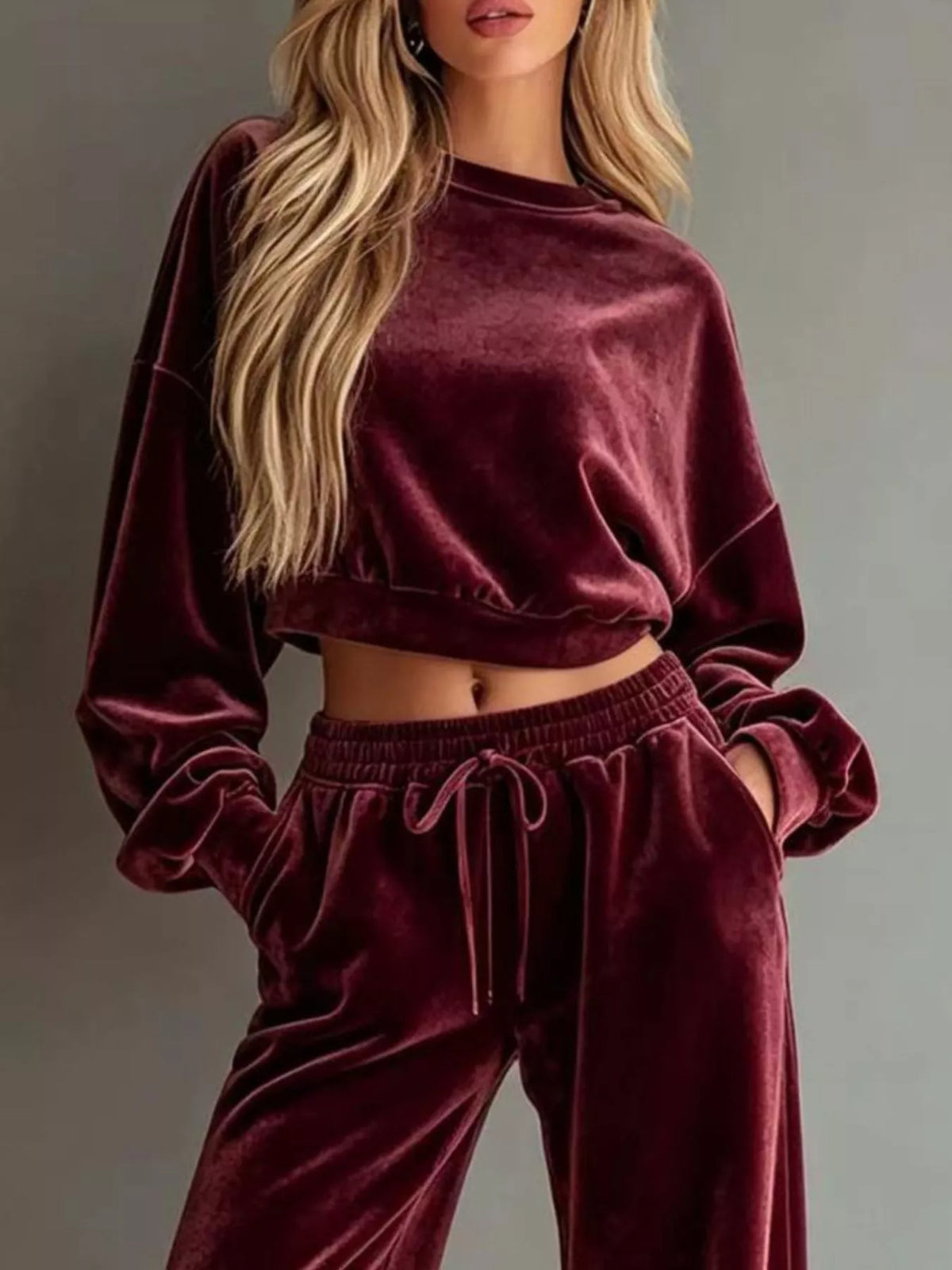 Cropped Sweatshirt & Wide-Leg Pants Set