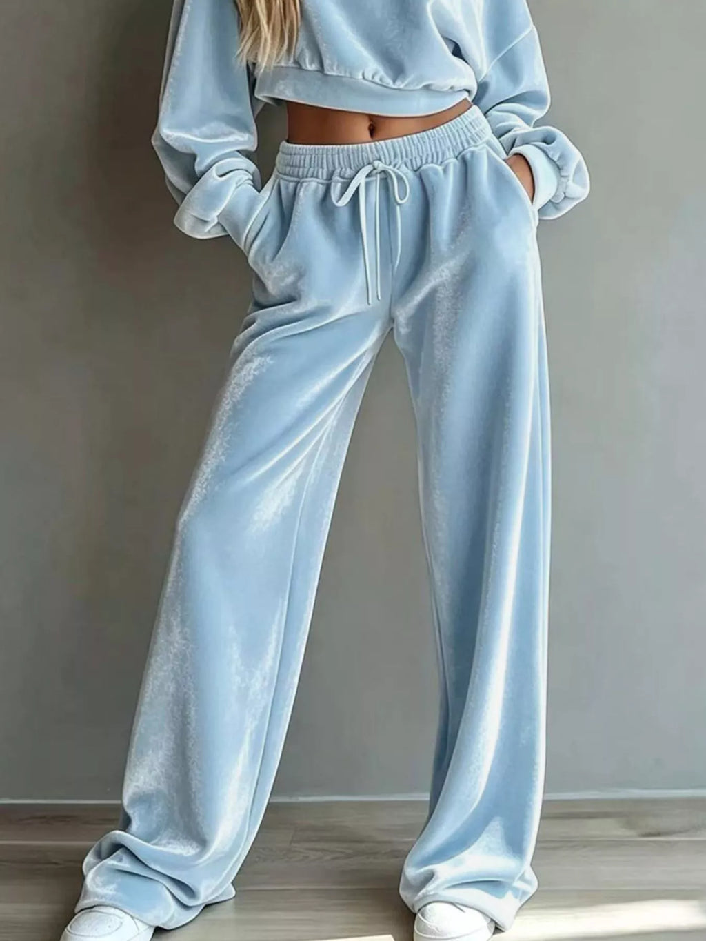 Cropped Sweatshirt & Wide-Leg Pants Set