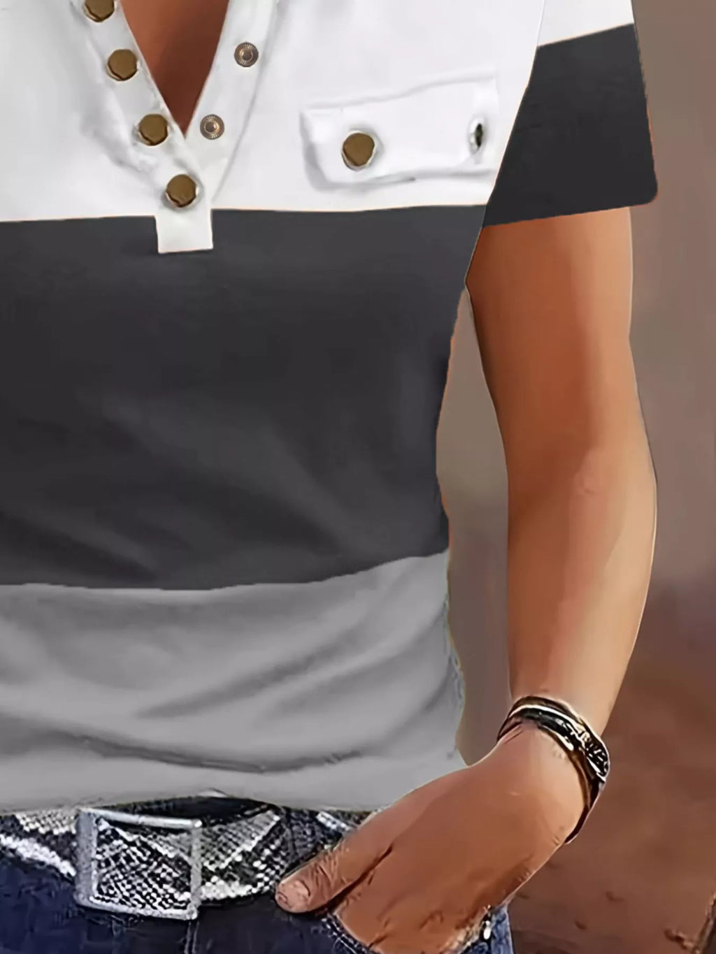 Trendsi color-block short-sleeve casual T-shirt, white top with gold button placket and navy lower panel.