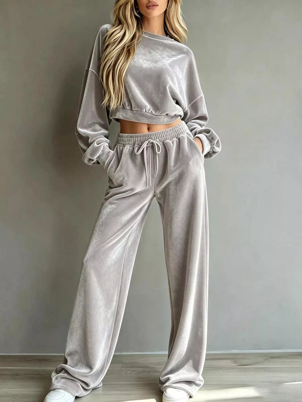Cropped Sweatshirt & Wide-Leg Pants Set