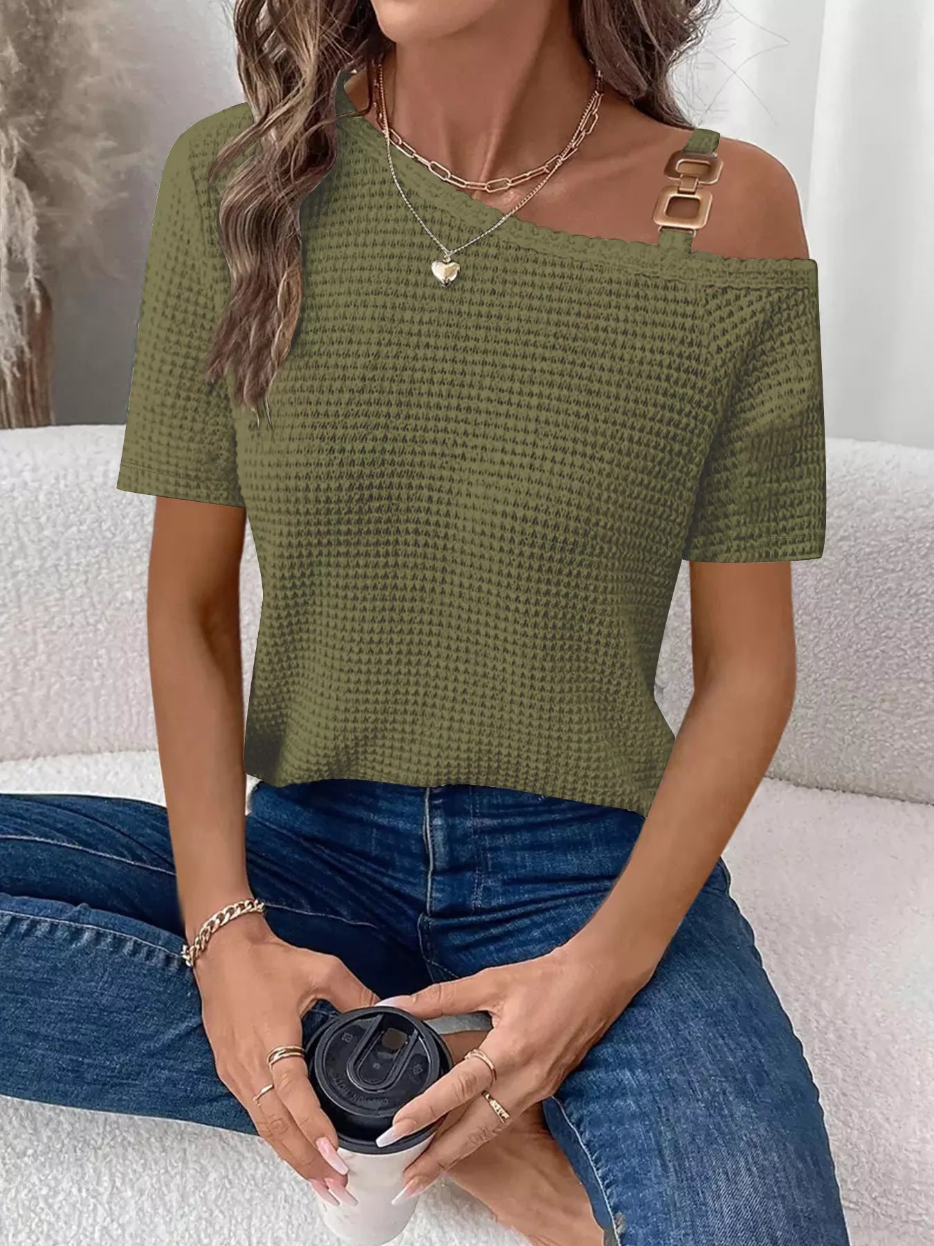 One-shoulder chain-detail waffle-knit T-shirt in olive green
