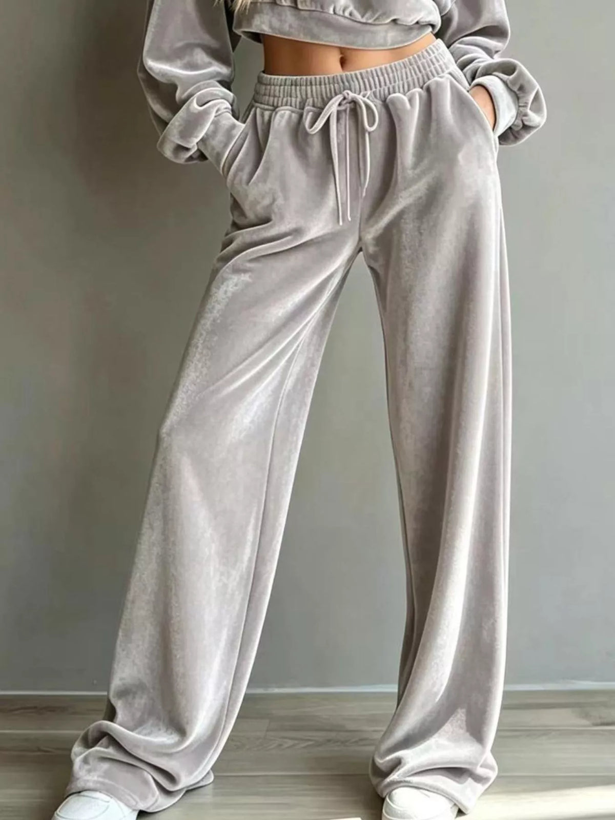 Cropped Sweatshirt & Wide-Leg Pants Set