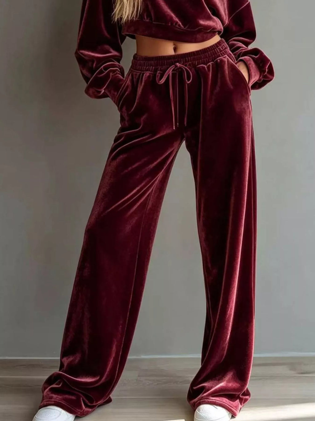 Cropped Sweatshirt & Wide-Leg Pants Set