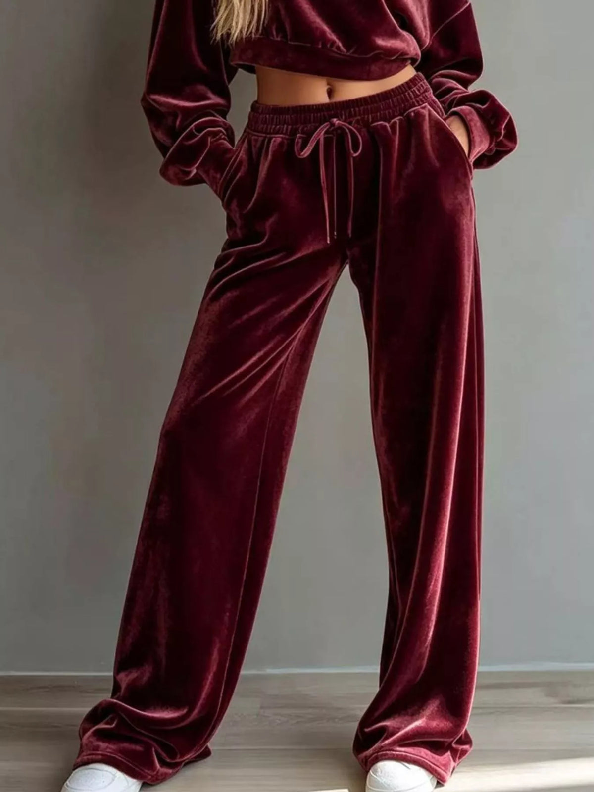 Cropped Sweatshirt & Wide-Leg Pants Set