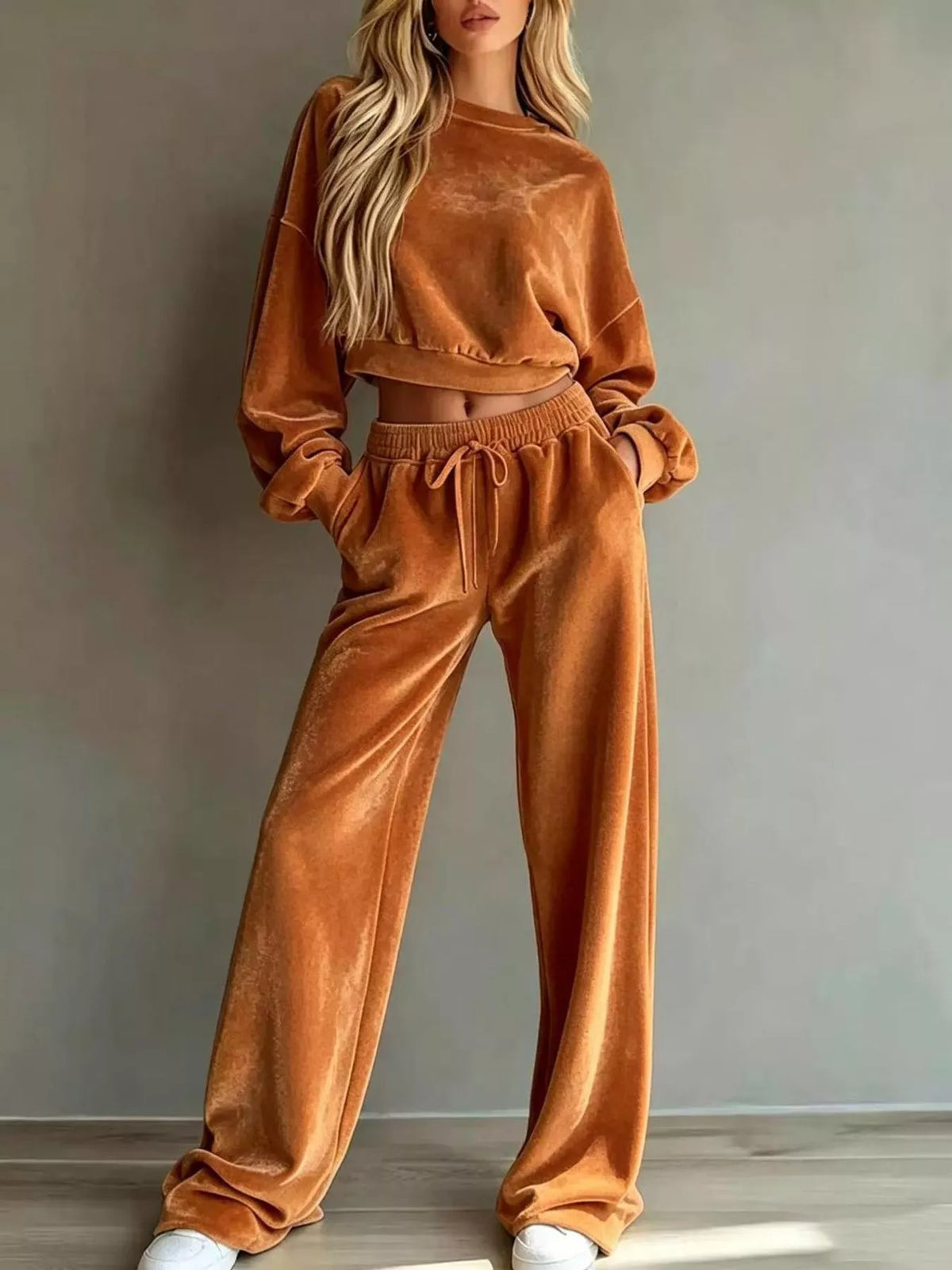 Cropped Sweatshirt & Wide-Leg Pants Set