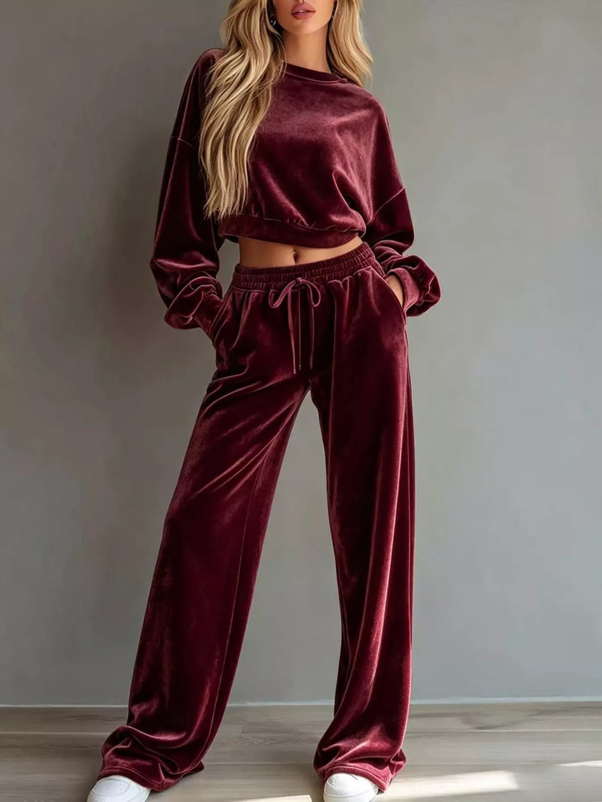 Cropped Sweatshirt & Wide-Leg Pants Set