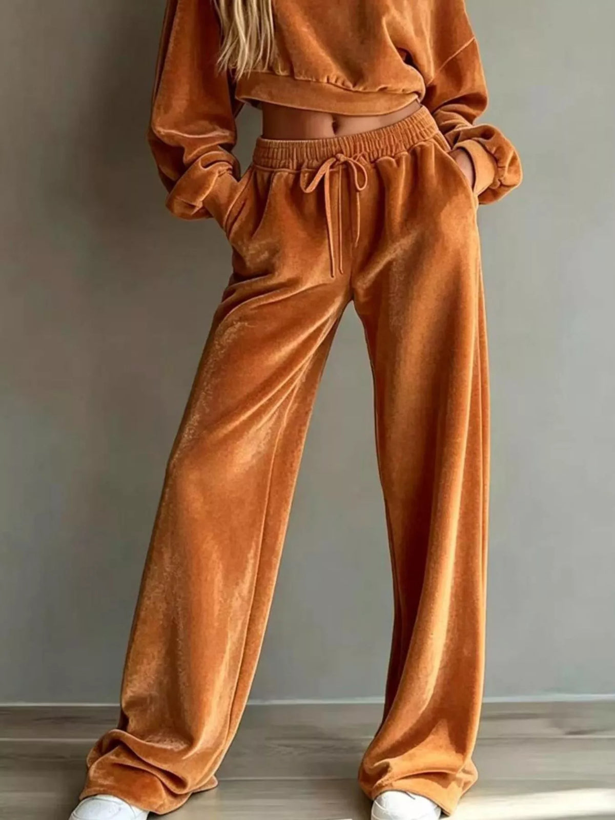 Cropped Sweatshirt & Wide-Leg Pants Set