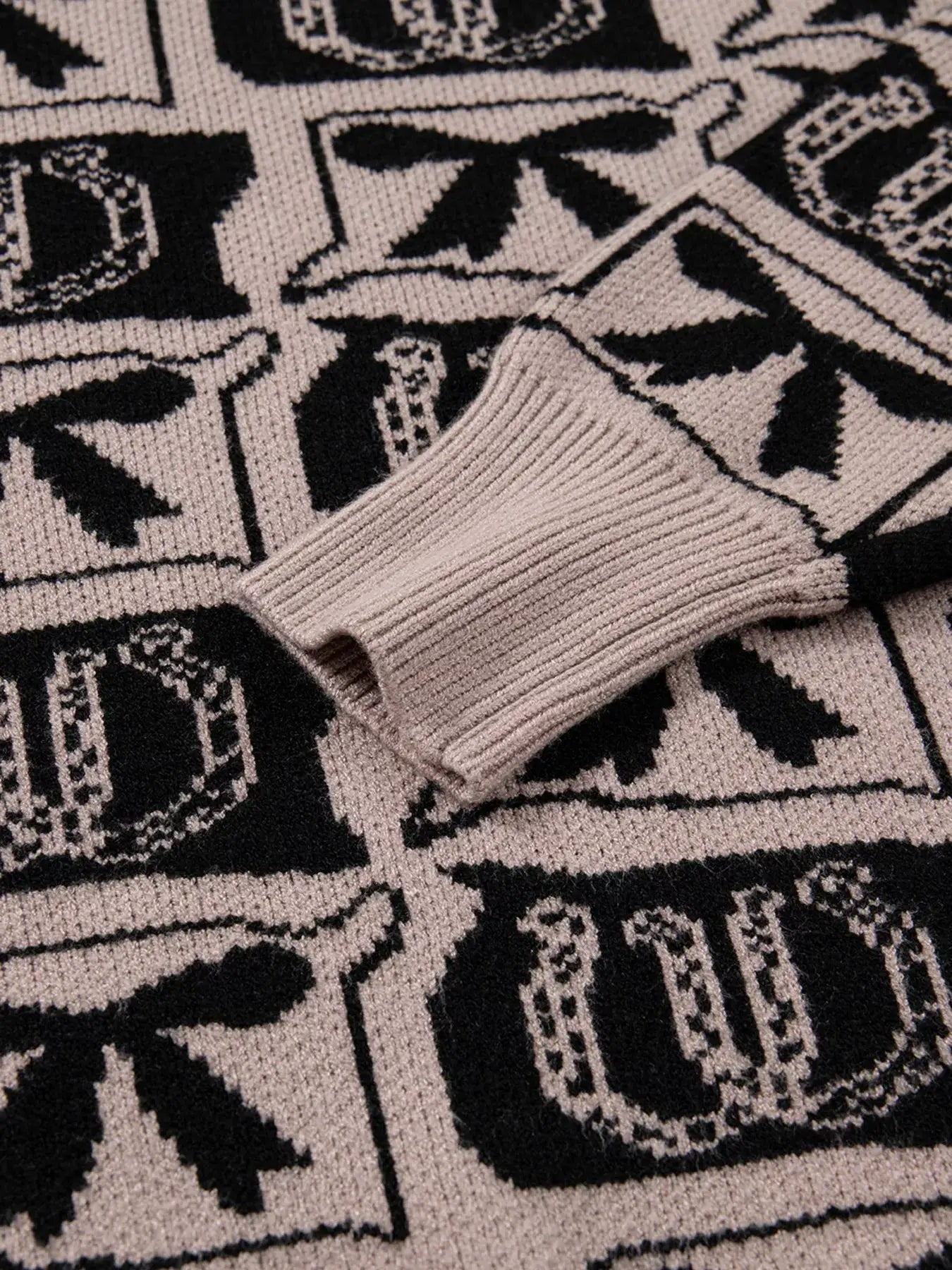 Bows & Horseshoes Pattern Round Neck Sweater, beige/black knit, pocketed, Belle Bijouix