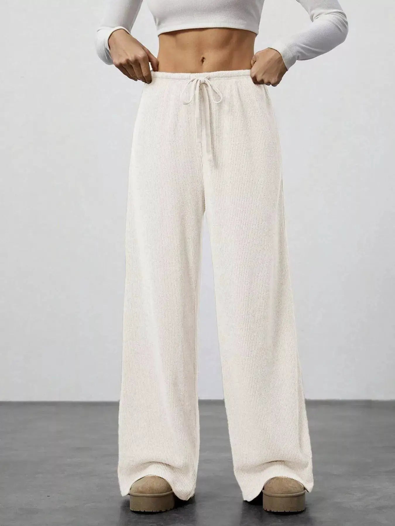 Relaxed fit drawstring pants in cream ribbed knit with pockets, active wear joggers