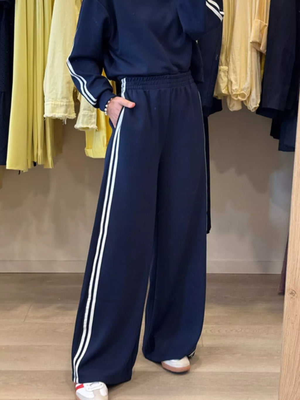 Striped Detail Crewneck Top and Elastic Sweatpants 2pc Set in navy with white side stripes